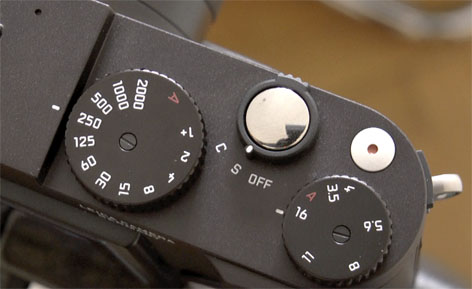 Leica X Vario, dettaglio ghiere comandi